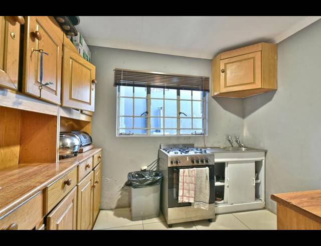 5 BEDROOM HOUSE FOR SALE IN MONDEOR